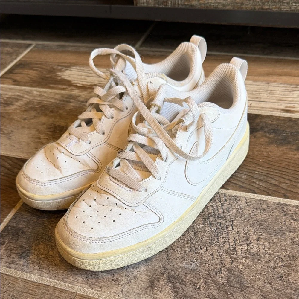 Nike Cream & White Low-Top  Sneakers